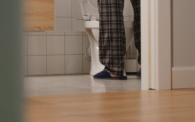 Uriner souvent et en faible quantité chez l’homme : est-ce lié à la prostate ?